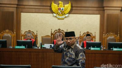 Hakim Tolak Pengalihan Tahanan Rumah Yaqut Cholil Qoumas