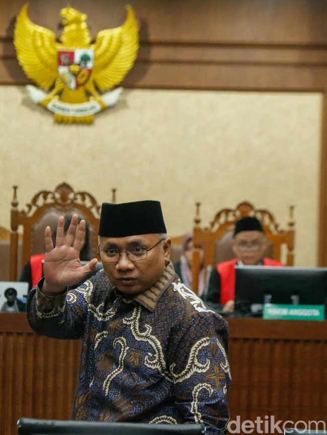 Hakim Tolak Pengalihan Tahanan Rumah Yaqut Cholil Qoumas