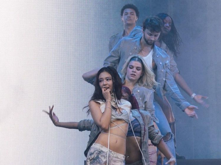 Potret Jennie BLACKPINK di Panggung Summer Sonic Festival 2026