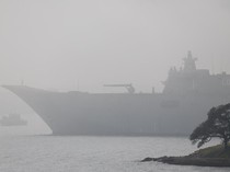 Kabut Tebal Selimuti Feri-feri yang Melintas di Sydney Harbour