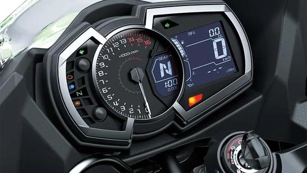 Kawasaki Ninja 250 FI disegarkan