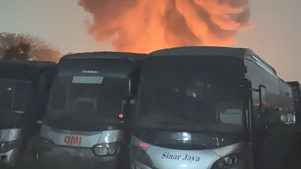 Kebakaran Pangkalan PO Sinar Jaya di Bekasi Hanguskan 50 Bus