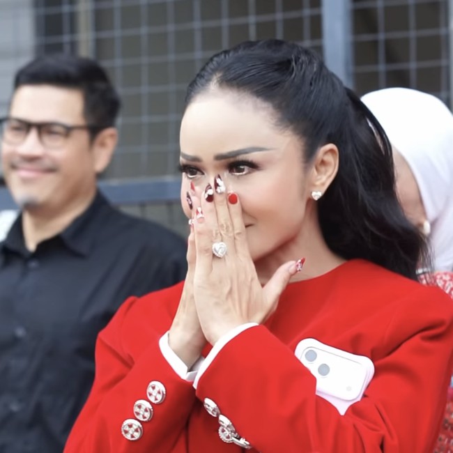 Haru Kris Dayanti Lihat Kellen Jadi Bagian Paskibra Upacara HUT RI di Sekolah