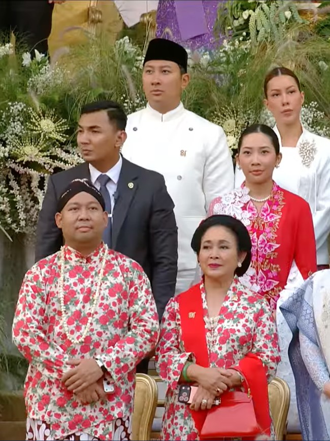 Penampilan Keluarga Cendana di HUT RI, Mantu Bambang Trihatmodjo Curi Atensi