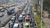 Ada Imbauan Fleksibilitas Kerja, Lalin di Jaksel Tetap Macet Pagi Ini