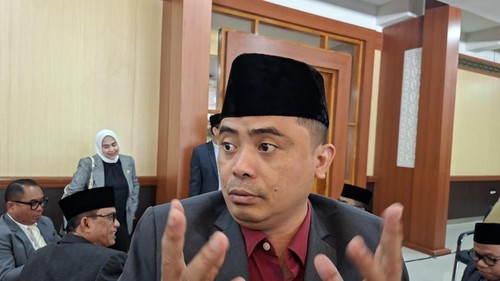 Ketua Komisi I DPRD NTB dari Fraksi PPP, Moh. Akri, Selasa (18/8/2026). (Foto: Ahmad Viqi/detikBali).