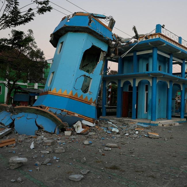 Masjid di Reok NTT Rusak Parah Akibat Gempa