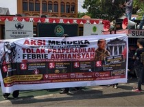 Demo di PN Jaksel, Massa Tuntut Praperadilan Febrie Adriansyah Ditolak