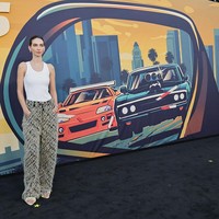 Meadow Walker, putri mendiang aktor Paul Walker, berpartisipasi dalam franchise film The Fast And The Furious sejak kepergian ayahnya. Ia pun hadir dalam perayaan ke-25 film legendaris tersebut. Foto: WireImage/Rodin Eckenroth