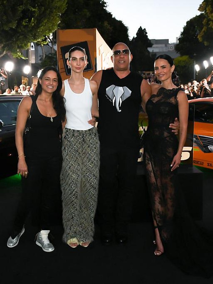 LOS ANGELES, CALIFORNIA - AUGUST 17: (L-R) Michelle Rodriguez, Meadow Walker, Vin Diesel, and Jordana Brewster  attend a Special 