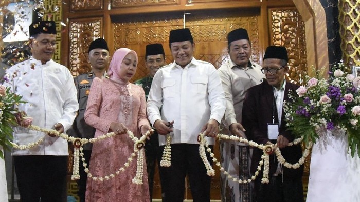 Bupati Sidoarjo Subandi saat peresmian Masjid Al-Hibah