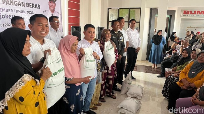 Penerima bantuan pangan di Mojokerto