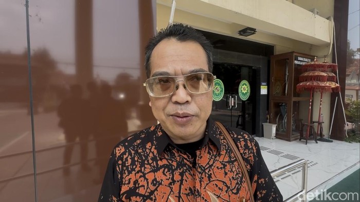 Kuasa hukum terduga pelaku Abdul Munin saat diwawancarai detikJateng Selasa (18/8/2026).