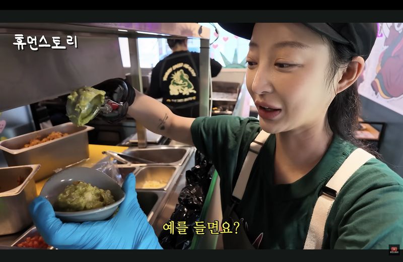 Personel girl group EXID, Hyelin mencoba peruntungan bisnis restoran taco karena penghasilan tak tetap dari dunia hiburan. Personel girl group EXID, Hyelin mencoba peruntungan bisnis restoran taco karena penghasilan tak tetap dari dunia hiburan.