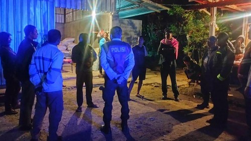 Polisi saat mendatangi lokasi kandang ayam di Desa Taman, Badung, Selasa (18/8/2026). (Dok Polres Badung)