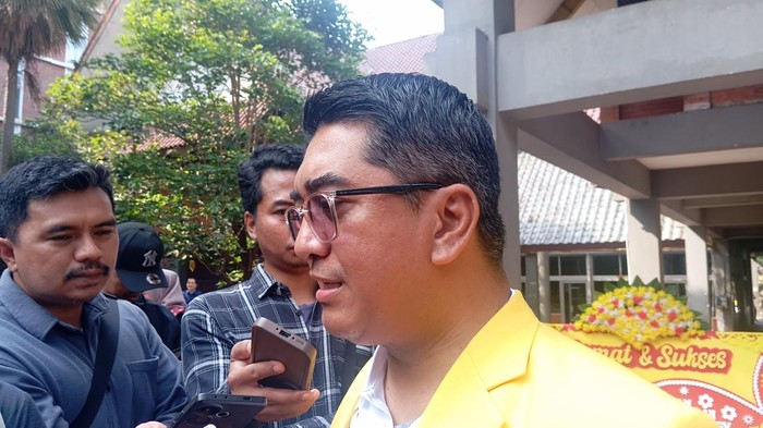 Rektor ditemui di Pusat Kegiatan Mahasiswa UI, Kampus UI, Depok, Jawa Barat, Selasa (18/8/2026).
