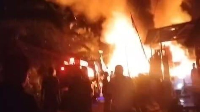 Rumah Kayu di Kobar Hangus Terbakar Saat Pemilik Pergi Pengajian. (Dok PMI Kobar)
