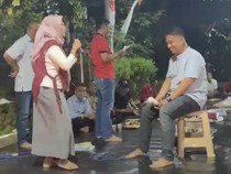 Unik Ada Lomba Ngomelin Suami di Gresik, Ibu-ibu Antusias