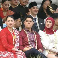 Penampilan Alyssa saat menghadiri upacara penurunan bendera dalam rangka HUT ke-81 RI di Istana Merdeka rupanya mendapat nyinyiran dari beberapa netizen. Mereka menyebut Alyssa kini terlihat lebih berisi. Foto: YouTube Sekretariat Presiden