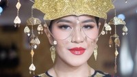 Foto Kahiyang & Selvi Ananda, Anak-Mantu Jokowi Curi Atensi di Upacara HUT RI
