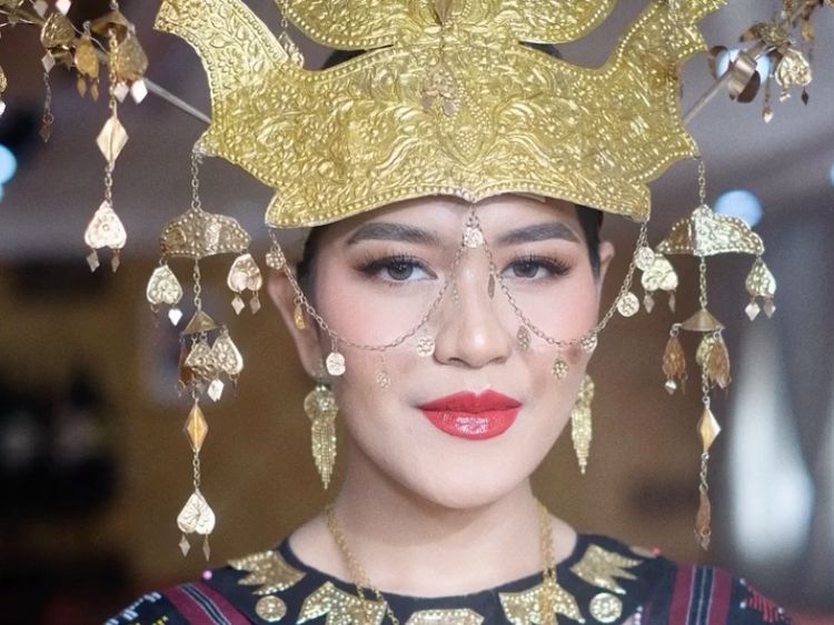 Foto Kahiyang & Selvi Ananda, Anak-Mantu Jokowi Curi Atensi di Upacara HUT RI