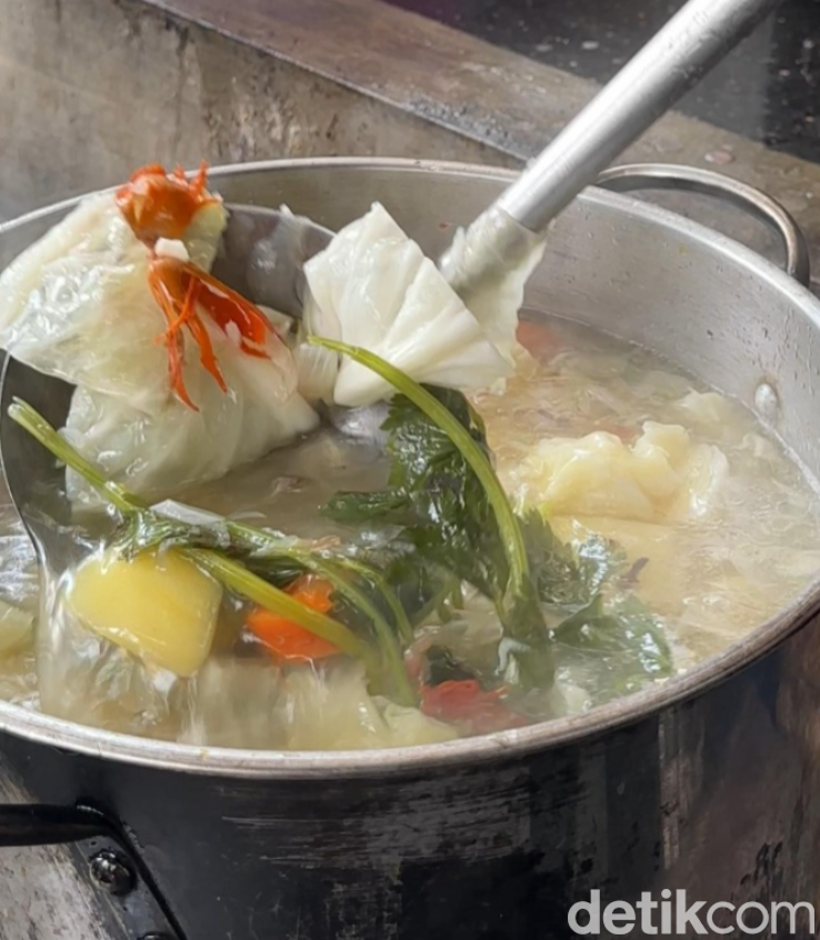 Soto Bangsawal Soto Bangsawal racikan chef Yongki Gunawan
