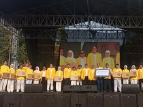 UI Resmi Mengukuhkan 14.172 Maba, 20 di Antaranya Dapat Laptop Gratis