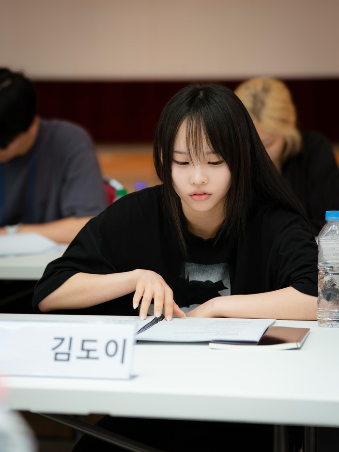 Cast Vampir, film terbaru sutradara Exhuma (2024) Jang Jae Hyun, dalam sesi baca naskah perdana.