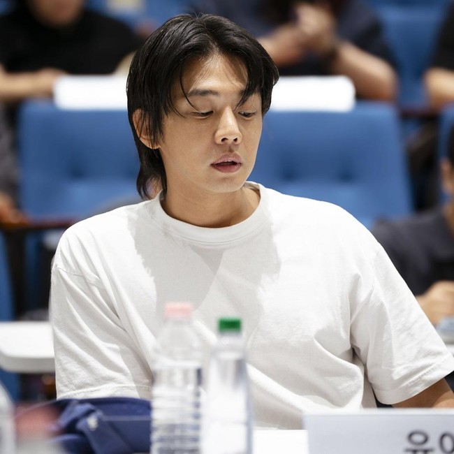 Yoo Ah In, Lee Jun Hyuk, & Cast K-Movie Vampir Baca Naskah Perdana