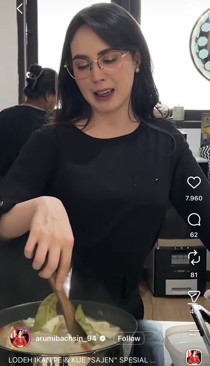 Arumi Bachsin Hobi Kulineran Tradisional, Makan Bubur hingga Mukbang Penyetan