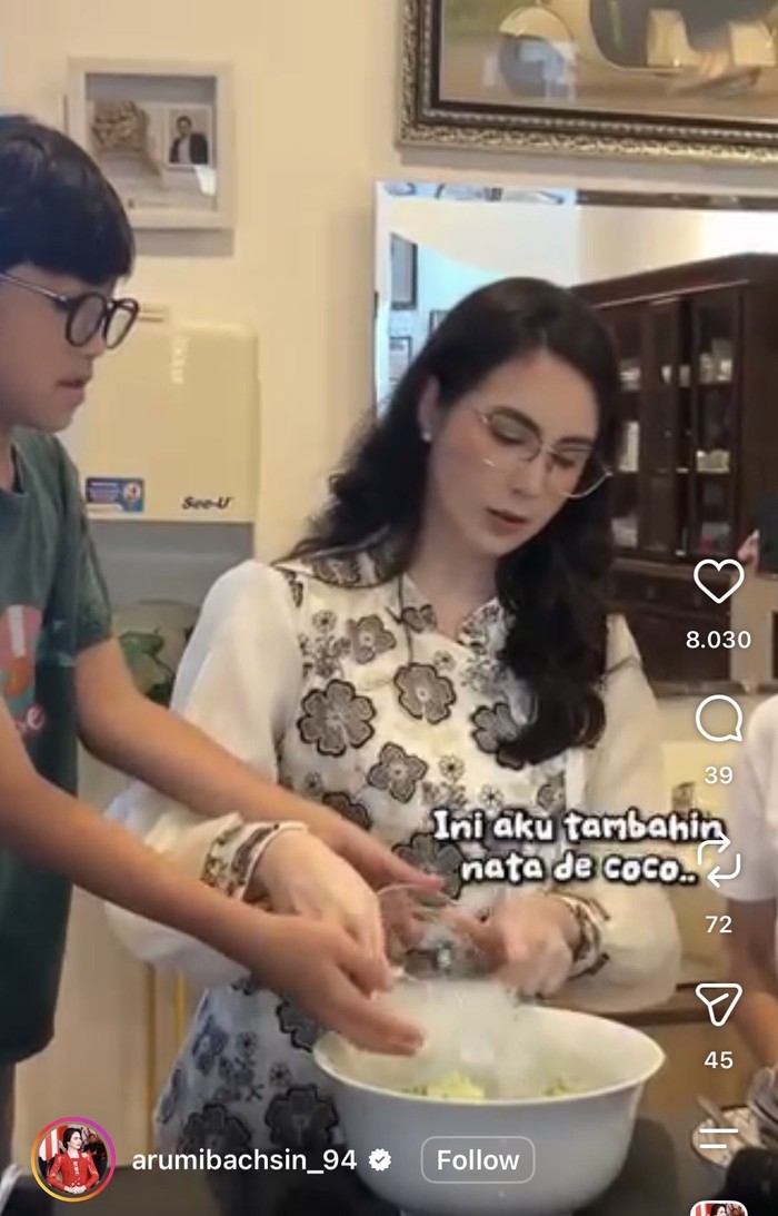 Arumi Bachsin Hobi Kulineran Tradisional, Makan Bubur hingga Mukbang Penyetan