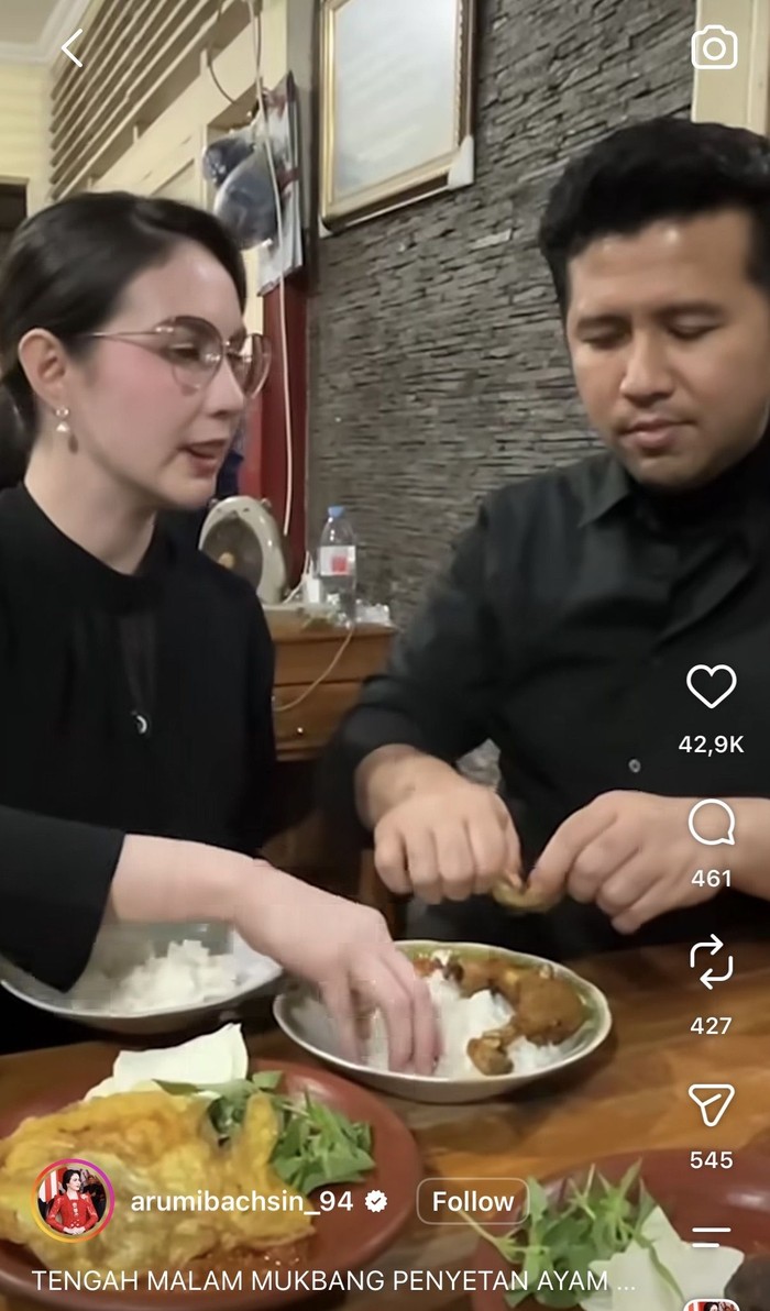 Arumi Bachsin Hobi Kulineran Tradisional, Makan Bubur hingga Mukbang Penyetan