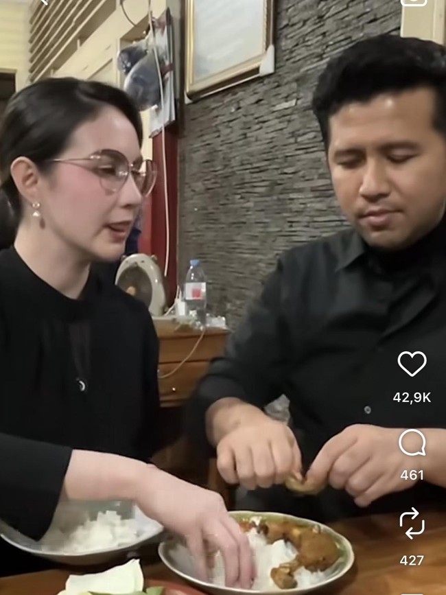 Arumi Bachsin Hobi Kulineran Tradisional, Makan Bubur hingga Mukbang Penyetan