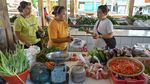 Bangkit Pascagempa, Aktivitas Jual Beli Kembali Ramai di Pasar Ikan Reo