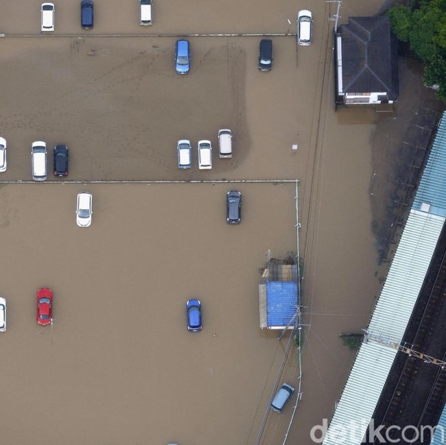 Banjir Chiba Jepang Tewaskan 10 Orang, Ribuan Mobil Terendam