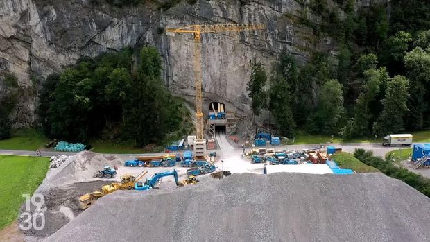 Brankas Supermewah di bawah pegunungan Swiss