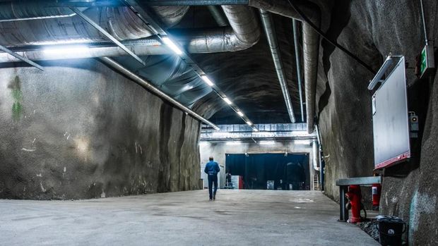Brankas Supermewah di bawah pegunungan Swiss