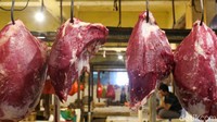 Kondisi serupa juga terjadi di pasar lainnya. Di Pasar Tomang Barat, Grogol Petamburan, Jakarta Barat, harga daging sapi masih berada di kisaran Rp160 ribu hingga Rp180 ribu per kilogram.