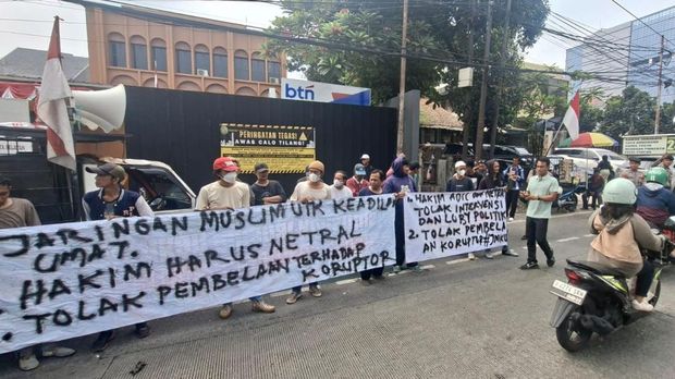 Demonstrasi di depan PN Jaksel (dok. Istimewa)