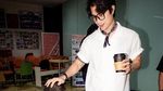 Momen Dikta Nangis Saat Iris Bawang hingga Ngopi Bareng Kucing Kesayangan
