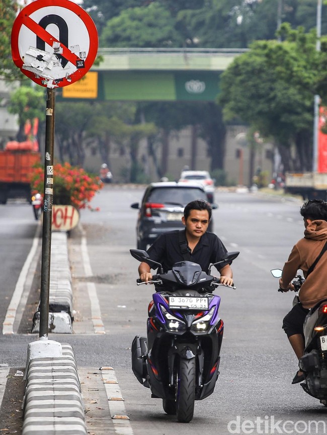 Duh, Pengendara Jakarta Masih Sering Lawan Arah dan Tanpa Helm