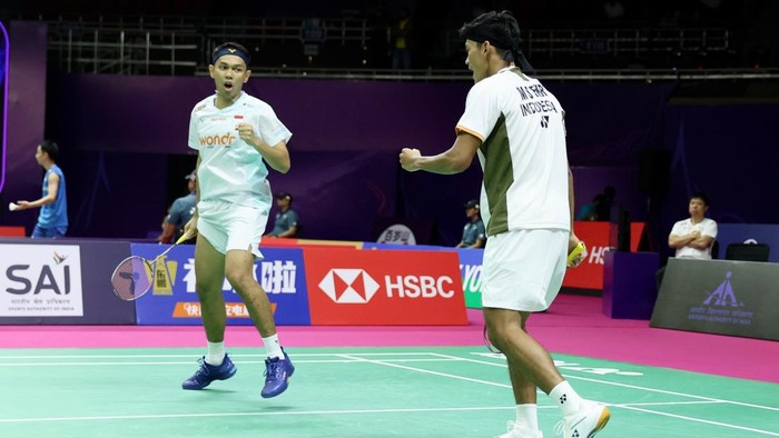 Fajar Alfian/Muhammad Shohibul Fikri tak ingin terbebani ekspektasi tinggi di Kejuaraan Dunia Bulutangkis 2026. Meski datang dengan modal dua gelar Super 1000 beruntun, mereka memilih fokus menjalani pertandingan satu demi satu.