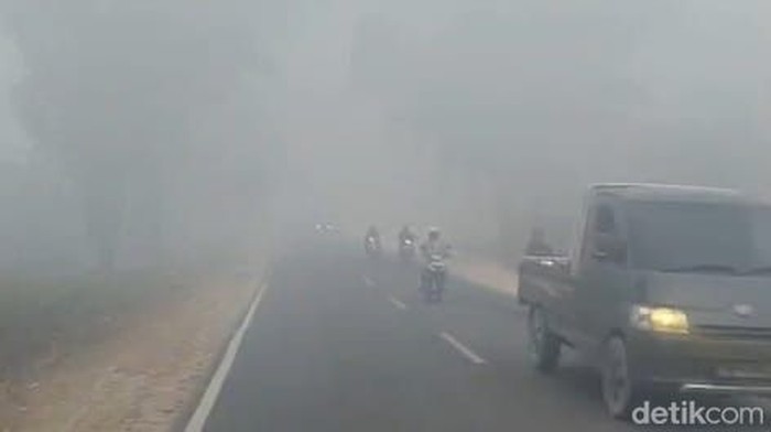 Foto Asap pekat di Pangkalan Bun KotawaringinBarat, Rabu (19/8/2026) pagi.