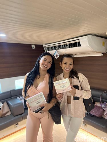 Foto Shafa dan Shakilla Harris, saat dtemui Wolipop usai pilates.