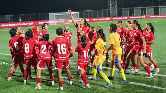 Garuda Pertiwi berhasil mengalahkan Hong Kong 1-0 di Srikandi Merdeka Cup. Tim dengan skuad Indonesia U-16 itu sempurna di Grup A.