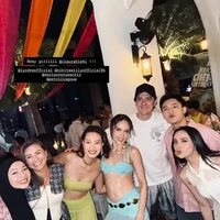 Nikita juga sempat berpose bersama rekan-rekan artis lainnya, seperti Patricia Gouw, Lyodra, dan Randy Martin yang turut hadir di acara ulang tahun Cinta yang digelar di Cafe Cali, Jakarta. Foto: Instagram