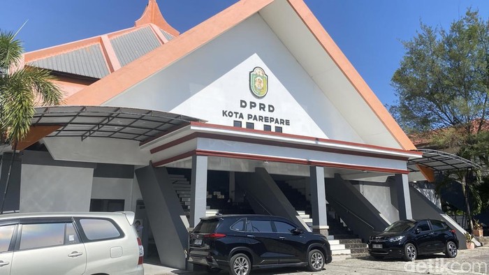 Gedung DPRD Kota Parepare.