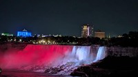 Iluminasi Merah Putih di Air Terjun Niagara Peringati HUT ke-81 RI