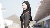 Ine Rosdiana menceritakan sudah lima tahun di dunia balap mobil. Mulainya drifting dulu, terus balapan, ujarnya saat dihubungi, Rabu (19/8/2026). (Foto: ist)