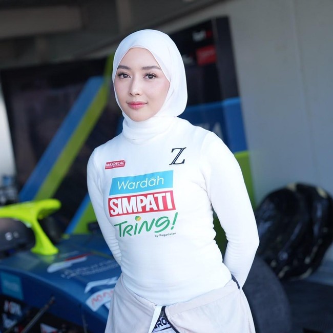 Voom! Ine Rosdiana Kini Jadi Pebalap Mobil Usai Akting